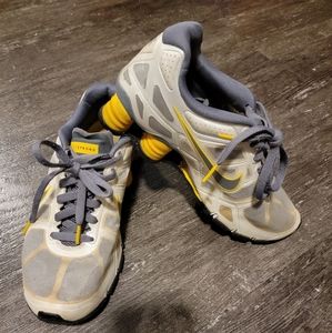 Nike Shox Livestrong womens Sneakers 454121-170 size 8 2011